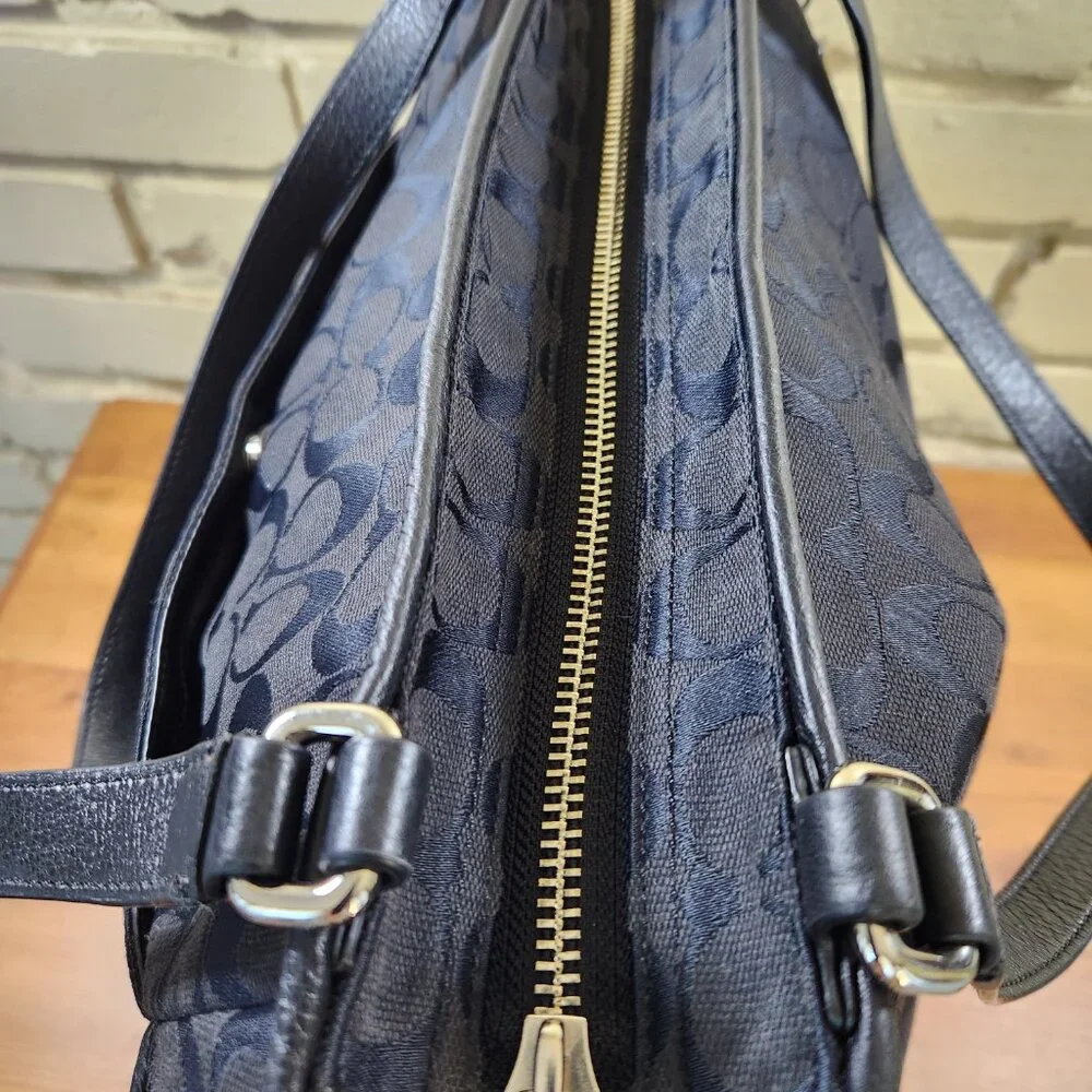 Like New Coach Signature Black Shoulder Bag Tote Purse